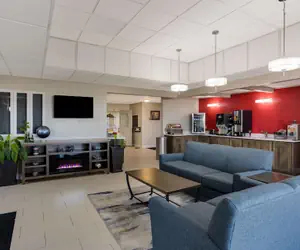 Photo 3 - SureStay Hotel by Best Western Higginsville