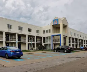 Photo 2 - Motel 6 Buffalo, NY - Airport - Williamsville