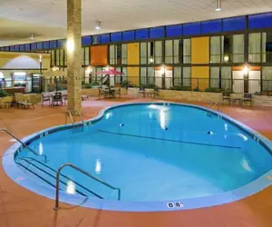 Photo 2 - Wyndham Garden Oklahoma City Conference Ctr/Airpt/Bricktown