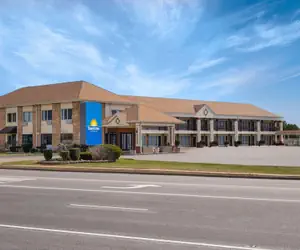 Photo 2 - Days Inn by Wyndham St. Charles IL