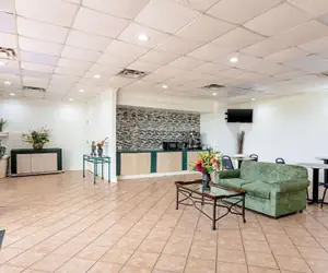 Photo 3 - Rodeway Inn Huntsville West