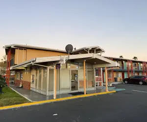 Photo 3 - Heritage Inn