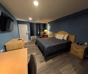 Photo 4 - Heritage Inn