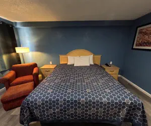 Photo 5 - Heritage Inn