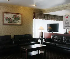 Photo 5 - Metro Plaza Hotel