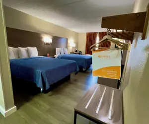 Photo 4 - Econo Lodge Willowbrook