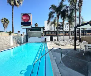 Photo 2 - The Dixie Hollywood