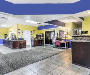 Photo 4 - Days Inn by Wyndham Goldsboro