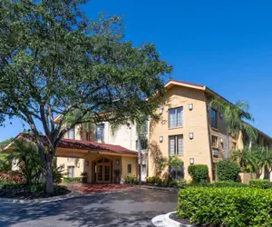 Photo 2 - La Quinta East Deerfield Beach - Boca Raton