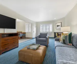 Photo 2 - Best Western Plus Beach View Lodge Carlsbad