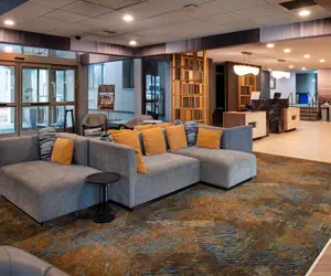 Photo 4 - La Quinta Inn & Suites by Wyndham Seattle Sea-Tac Airport