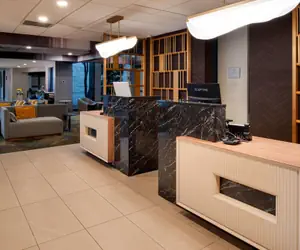 Photo 5 - La Quinta Inn & Suites by Wyndham Seattle Sea-Tac Airport