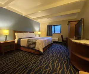 Photo 2 - Economy Inn North Randall