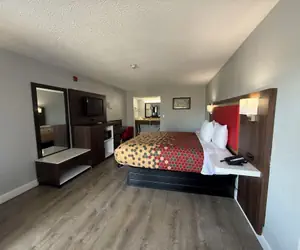 Photo 2 - Econo Lodge Ruther Glen