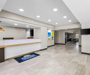 Photo 5 - Days Inn & Suites by Wyndham Union City