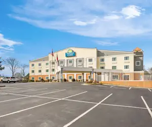 Photo 2 - Days Inn & Suites by Wyndham Union City