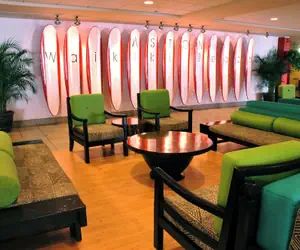 Photo 3 - The Twin Fin Hotel
