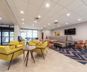 Photo 4 - Hampton Inn Winchester N/Conference Center, VA
