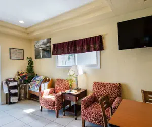 Photo 4 - Econo Lodge West Yarmouth on Cape Cod