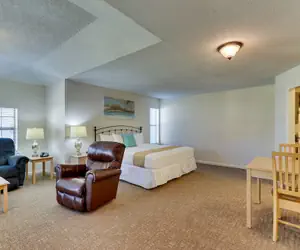 Photo 4 - Mariners Suites