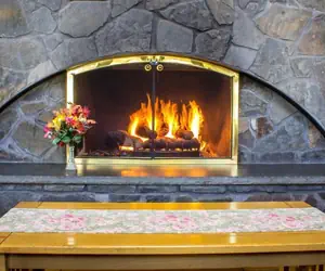 Photo 4 - Econo Lodge Inn & Suites Colonie Center Mall