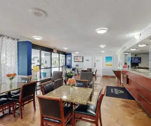 Photo 3 - Days Inn by Wyndham Orlando Downtown