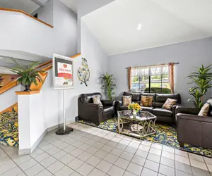 Photo 4 - Econo Lodge London North