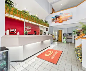 Photo 3 - Econo Lodge London North