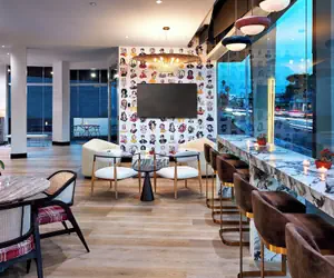Photo 4 - Elan Hotel