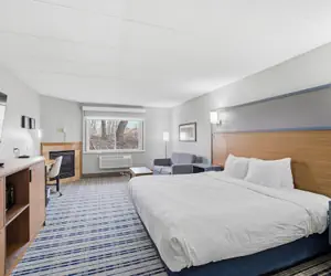 Photo 5 - AmericInn by Wyndham White Bear Lake St. Paul