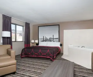 Photo 5 - Super 8 by Wyndham Spirit Lake/Okoboji