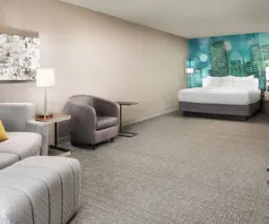 Photo 5 - Courtyard by Marriott Indianapolis at the Capitol