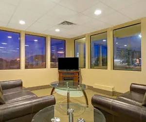 Photo 5 - Super 8 by Wyndham Melrose