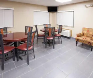 Photo 4 - Super 8 by Wyndham Dwight