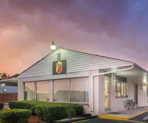Photo 2 - Super 8 by Wyndham Centerville-Richmond