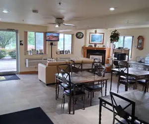 Photo 2 - Super 8 by Wyndham West Middlesex/Sharon Area
