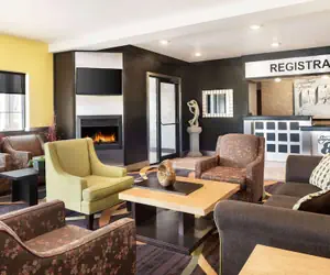 Photo 4 - Super 8 by Wyndham Akron S/Green/Uniontown OH