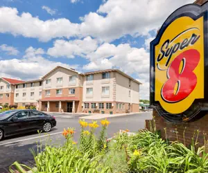 Photo 2 - Super 8 by Wyndham Akron S/Green/Uniontown OH