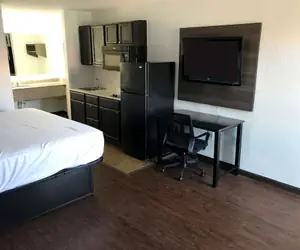 Photo 4 - Suburban Studios North Charleston I-526