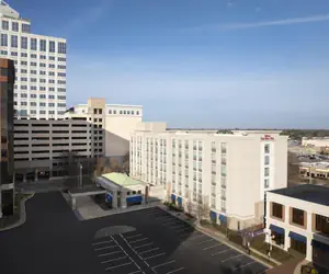 Photo 2 - Hilton Garden Inn Virginia Beach Town Center