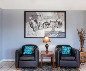 Photo 2 - Super 8 by Wyndham Cleburne