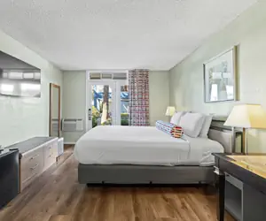 Photo 2 - Marina Village Inn