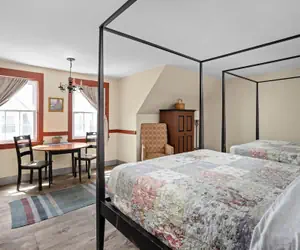 Photo 5 - Artists Colony Inn