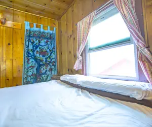 Photo 3 - ITH Big Bear Lake Hostel and Retreat Center