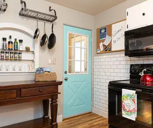 Photo 2 - Historic Mountain Ave Bungalow - Walk Everywhere!