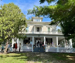 Photo 2 - Century Elms Bed and Breakfast