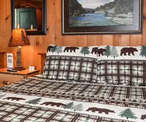 Photo 2 - Waters Edge Lodge