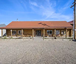 Photo 2 - Ponderosa Inn