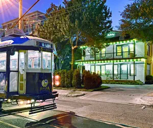 Photo 2 - Greenhouse Uptown