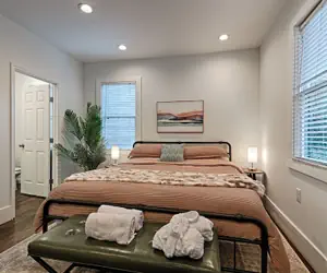 Photo 3 - Greenhouse Uptown